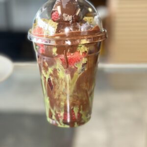 Dubai strawberry milk chocolate cup 16 oz